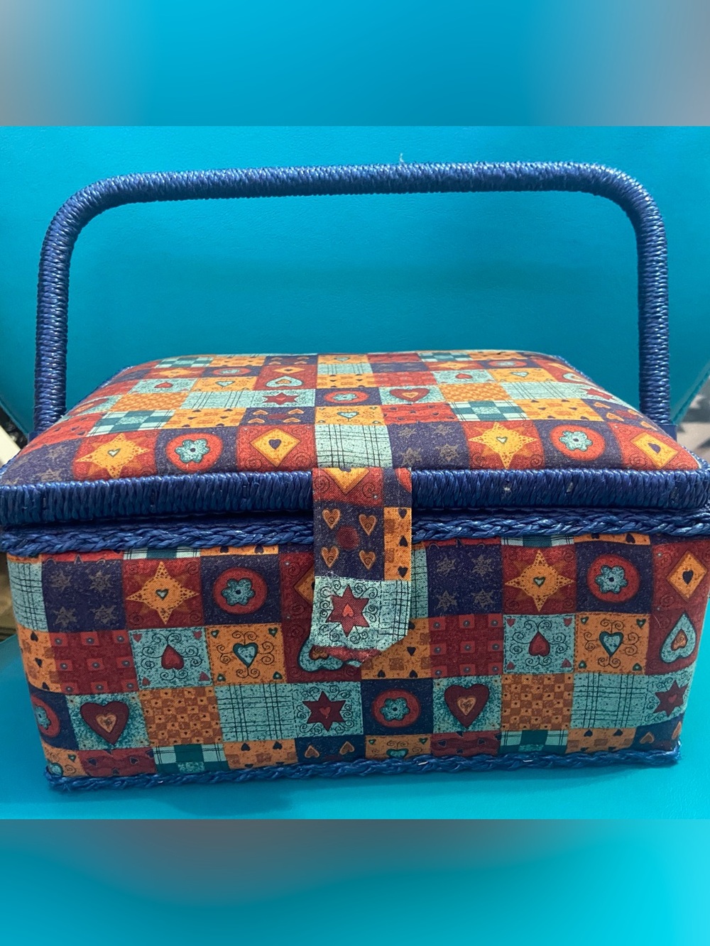Patchwork Pattern Sewing Basket with Rope Handle with lots of sewing supplies